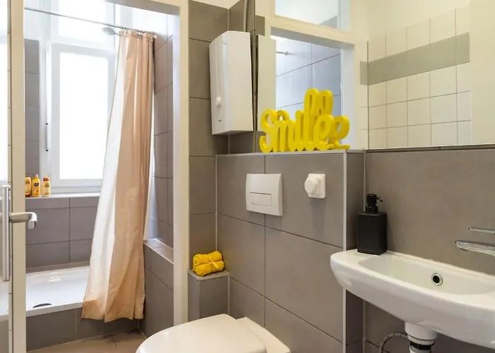 Big Self Checkin * Berlin