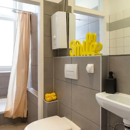 Big Self Checkin * Berlin